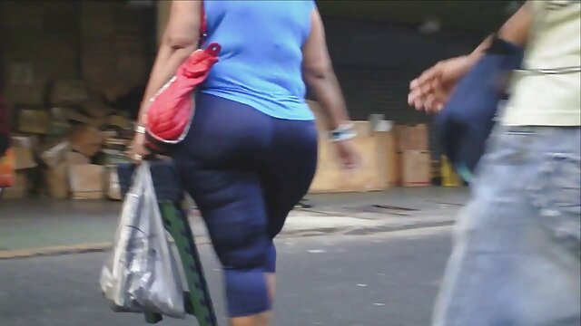 高品質 :  背の高い仲間がバルコニーで裸のブルネットを優しくアナルセックス 女性 用 無料 エロ アニメ エロ動画 