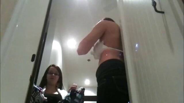 高品質 :  ブルネットのケイト・リッチがチャーリー・ディーンのチンポをファニーに連れて行く エロ 女 アニメ エロ動画 