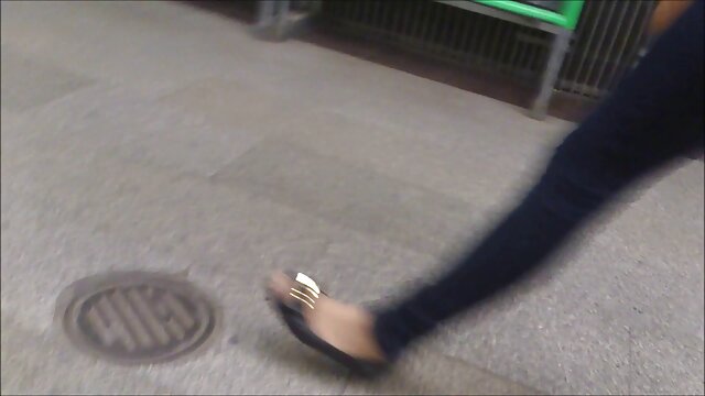 高品質 :  熱い黒檀の熟女は、よくぶら下がっている泥棒によって激しく突っ込まれます エロ 動画 女性 向け アニメ エロ動画 