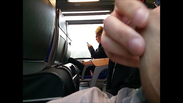 高品質 :  柔軟な体を持つブルネットのポルノスターは性交したい エロ アニメ 女 エロ動画 